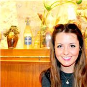 Profesora de latín con más de tres años de experiencia